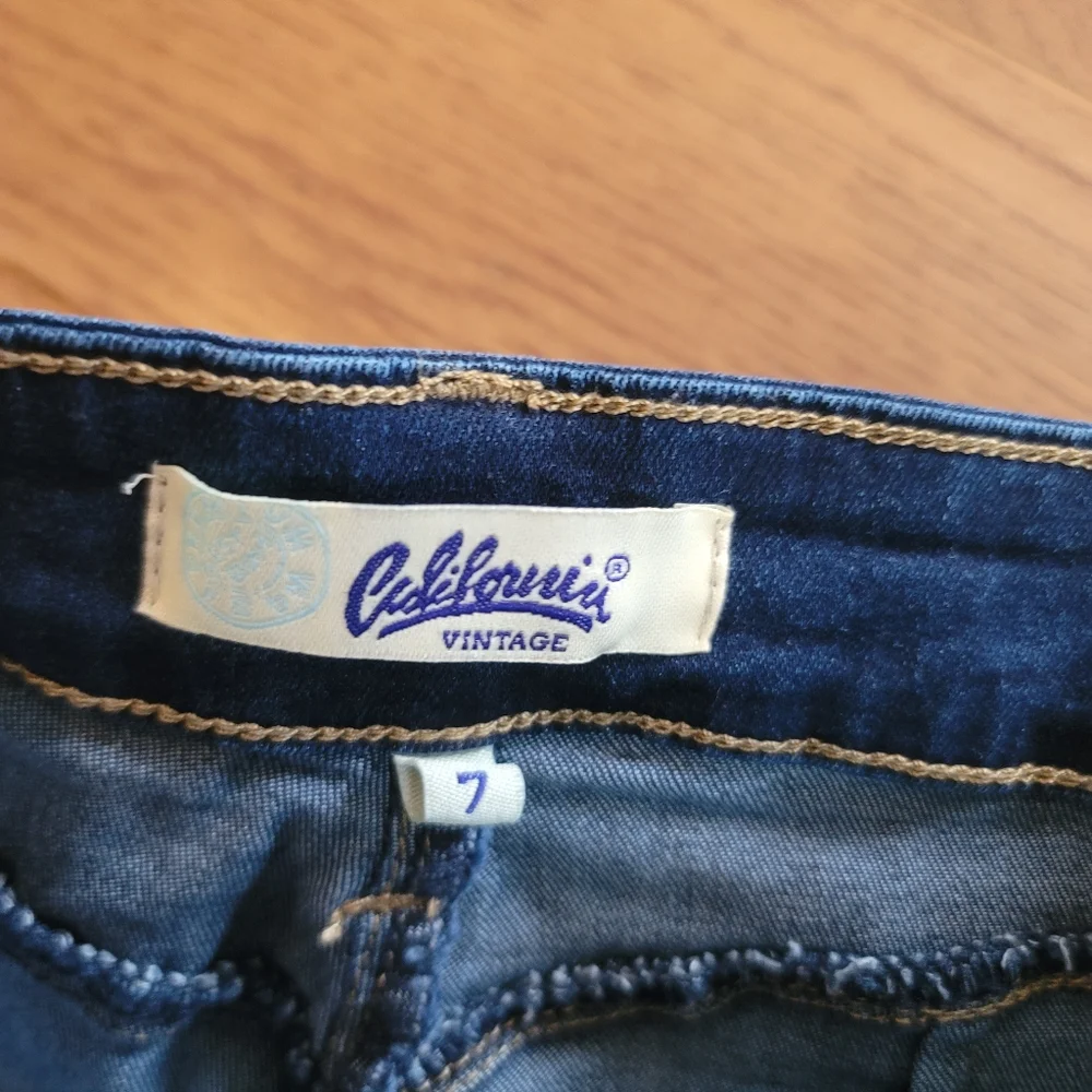 California Vintage Bermuda Shorts Distressed Denim Size 7 NWT